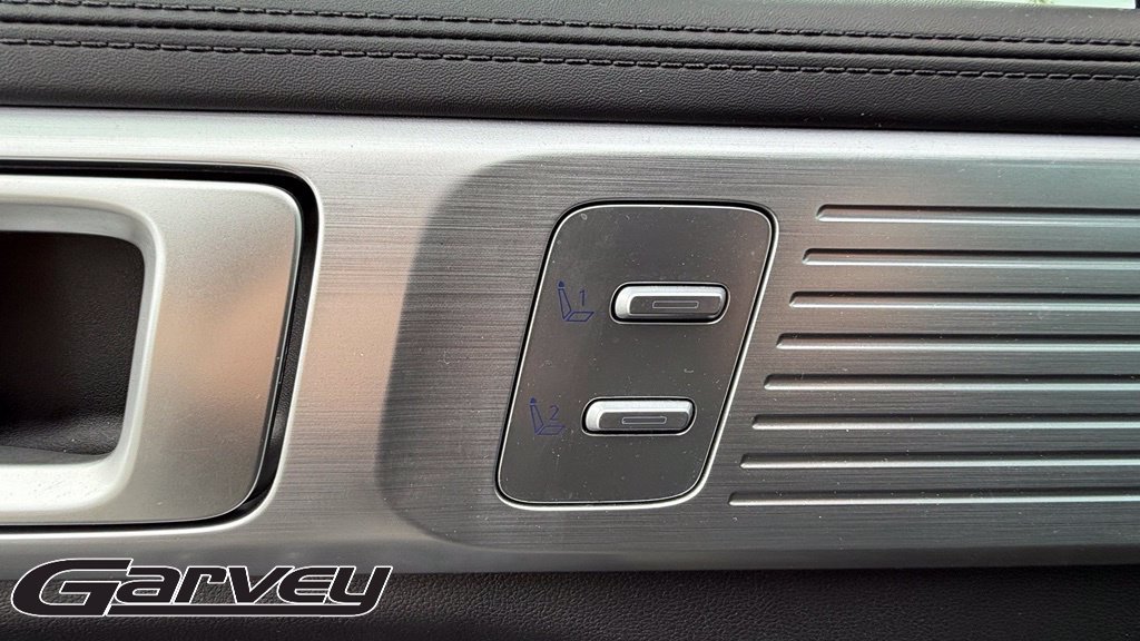 2025 Hyundai Santa Fe Limited - Photo 15