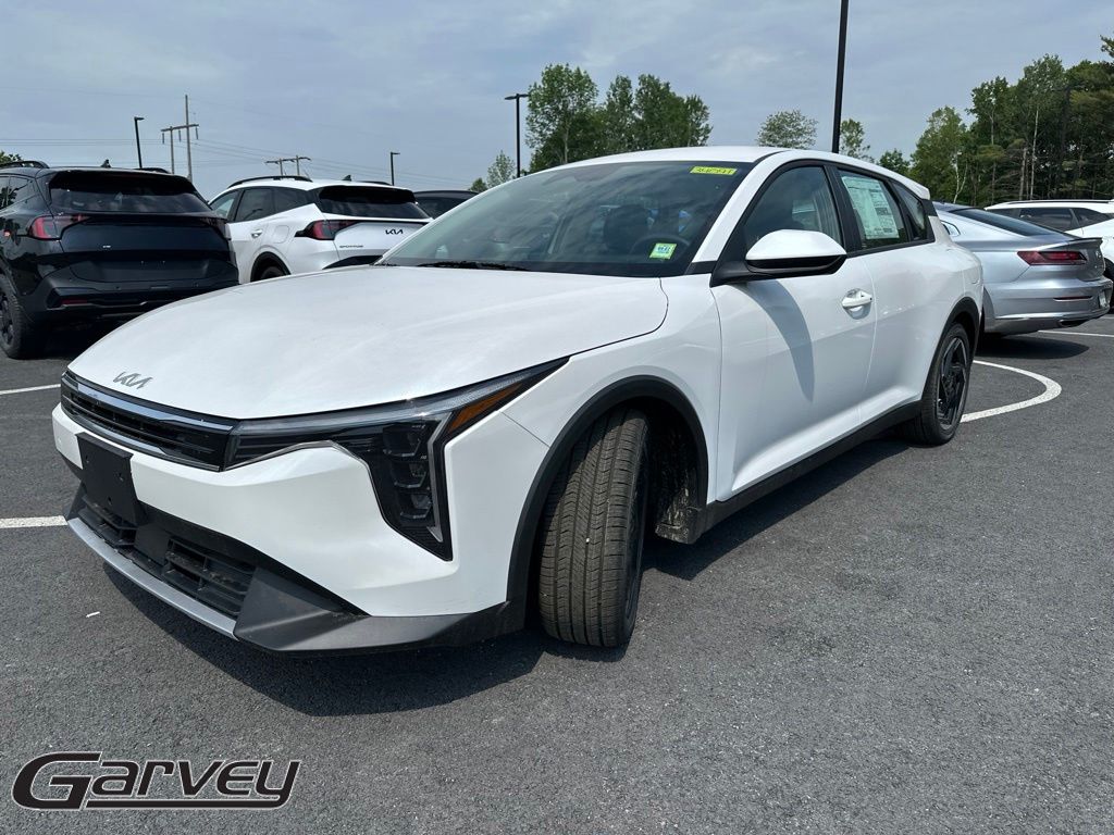 New 2026 Kia K4 EX Hatchback