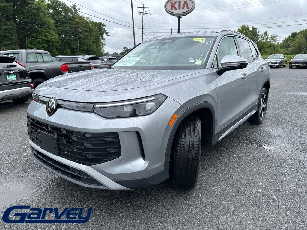 New 2026 Volkswagen Tiguan SE SUV