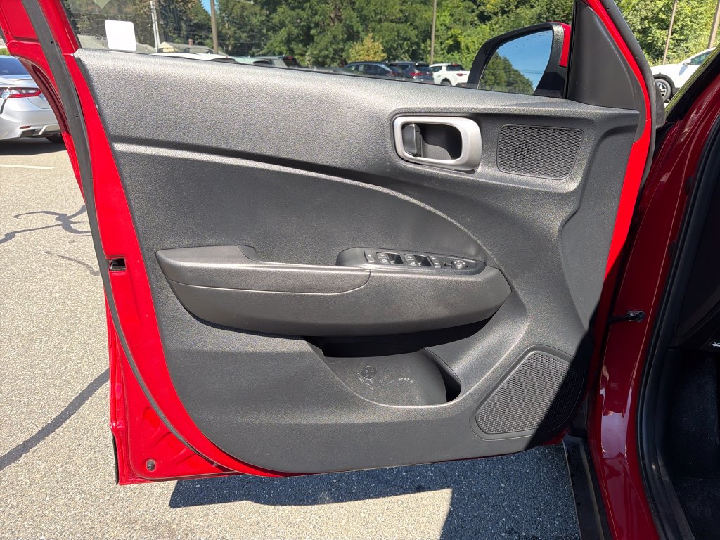 2023 Hyundai Venue SEL - Photo 11