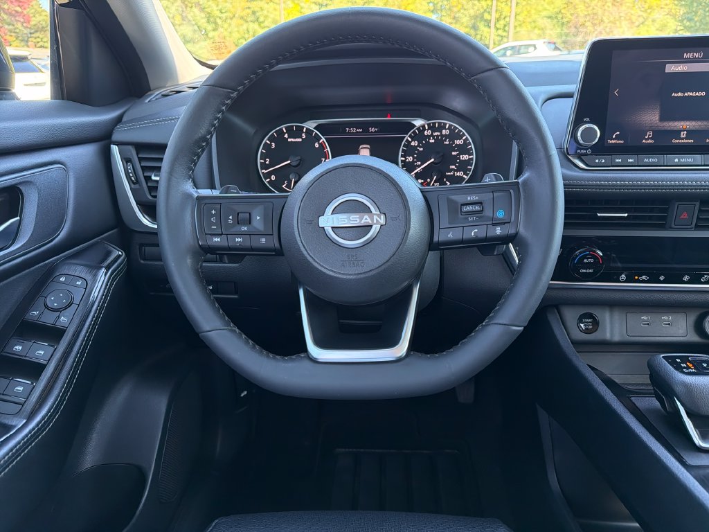 2024 Nissan Rogue SV - Photo 13