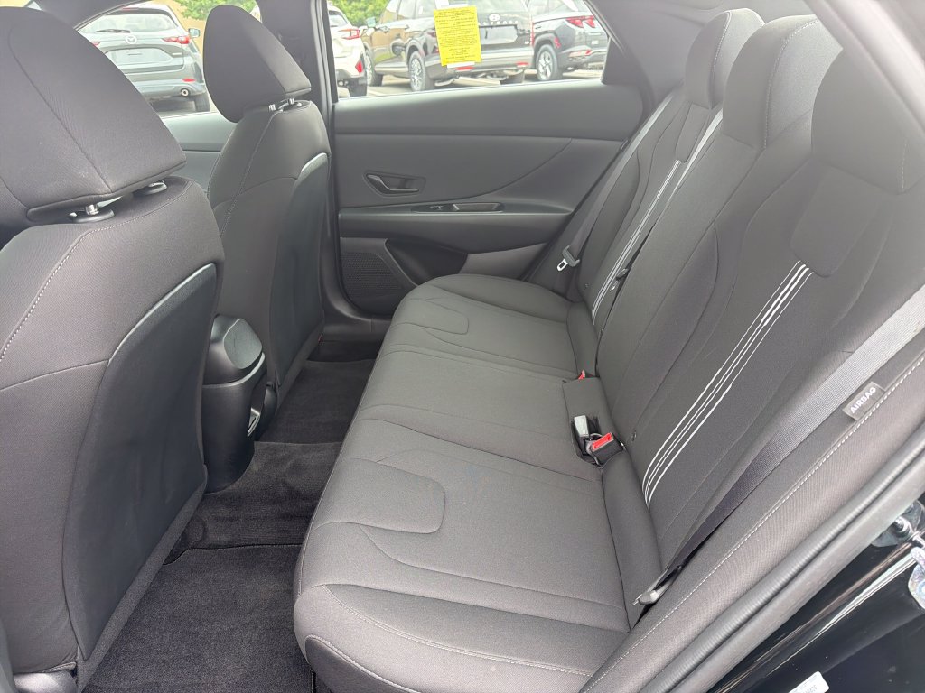2025 Hyundai Elantra Blue - Photo 26