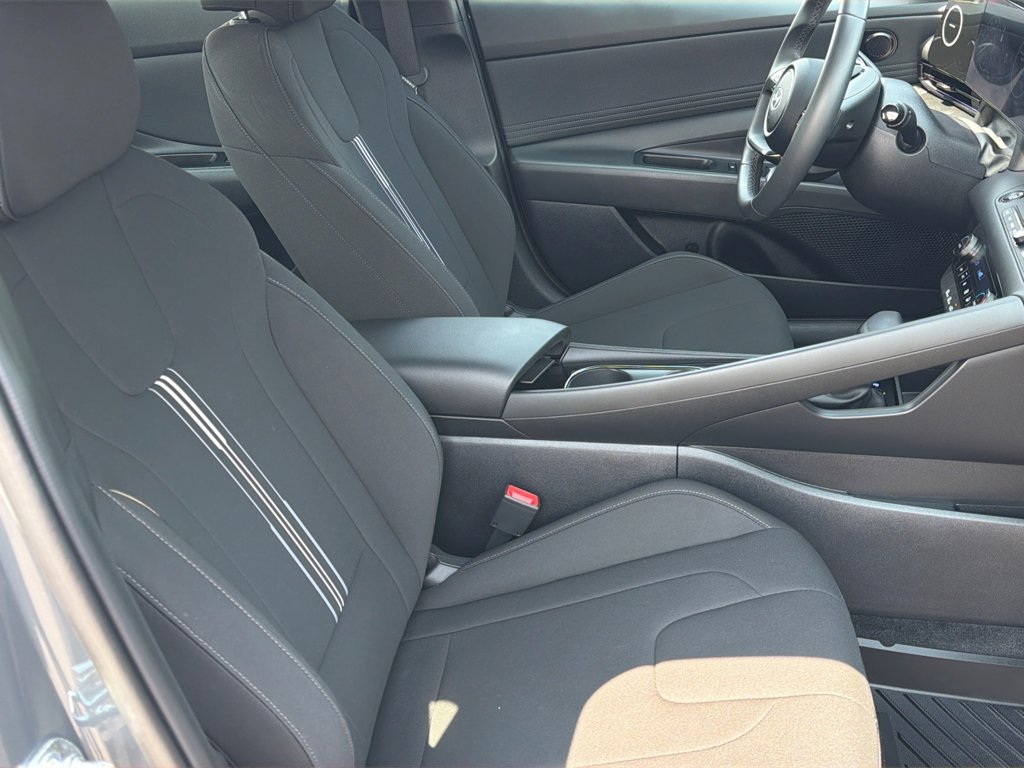 2025 Hyundai Elantra Blue - Photo 26