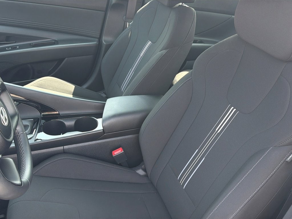 2025 Hyundai Elantra Blue - Photo 19