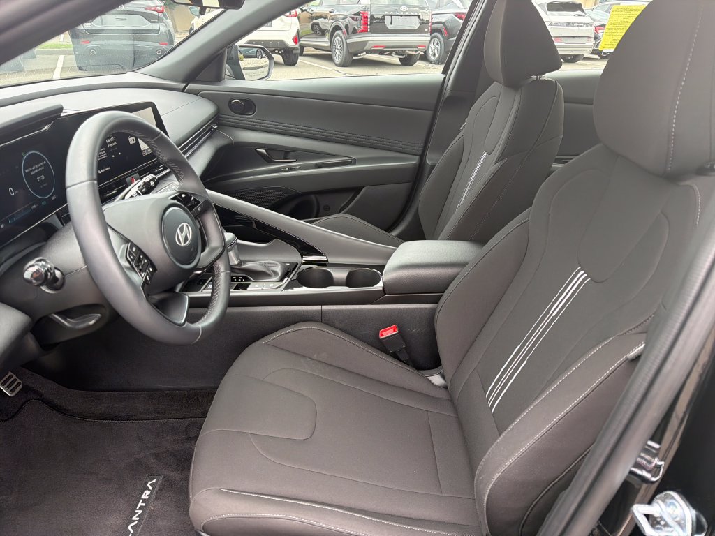 2025 Hyundai Elantra Blue - Photo 10