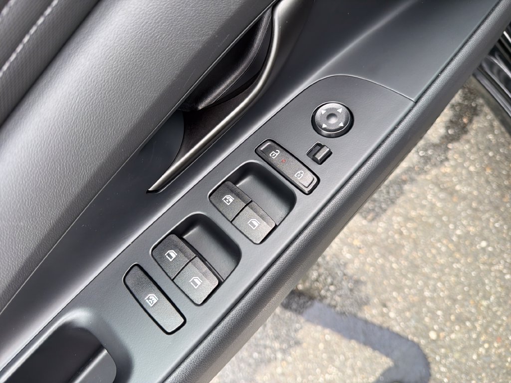 2025 Hyundai Elantra Blue - Photo 12