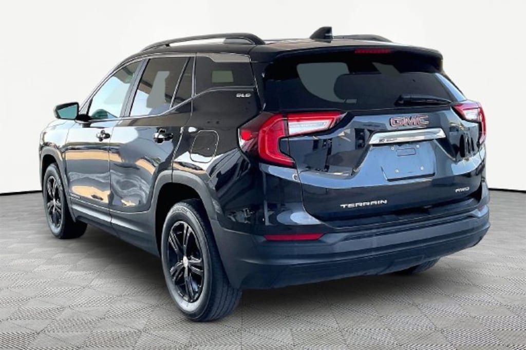 Used 2022 GMC Terrain SLE SUV