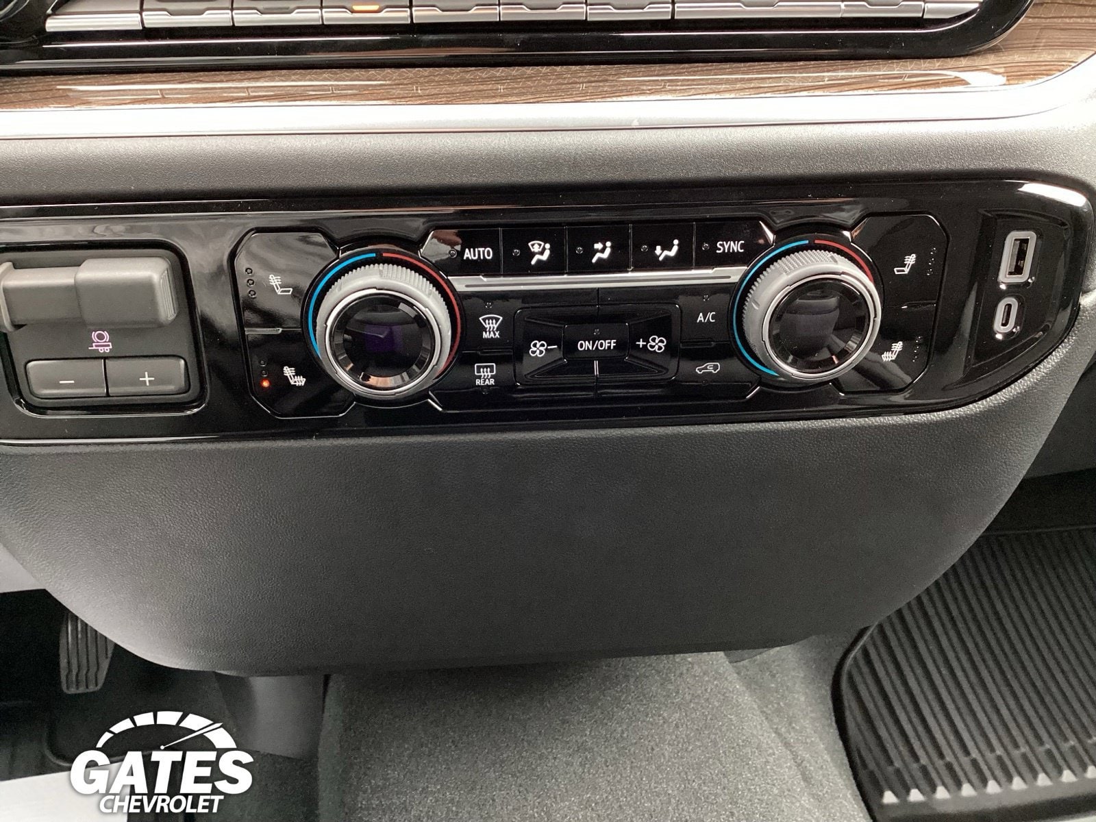 2026 Chevrolet Silverado 1500 LT - Photo 10