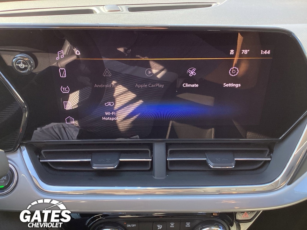 Used 2025 Chevrolet Trax LT SUV