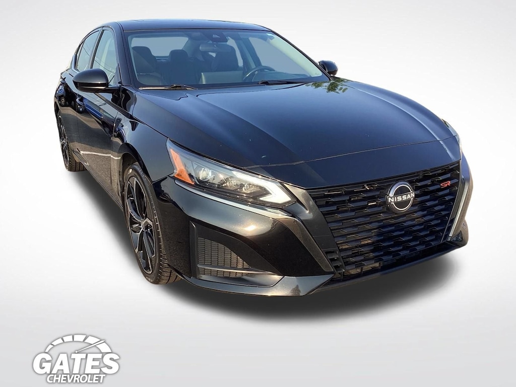 Used 2023 Nissan Altima 2.5 SR