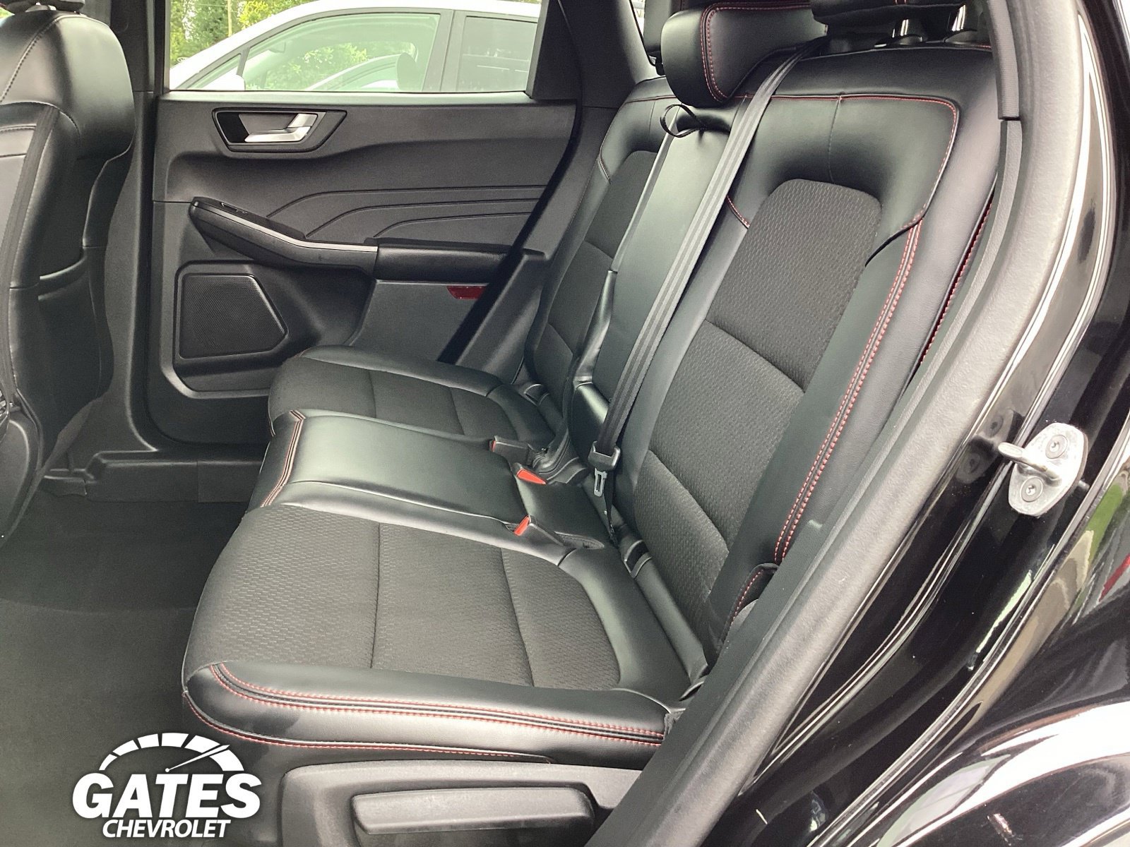 2025 Ford Escape ST-Line - Photo 13