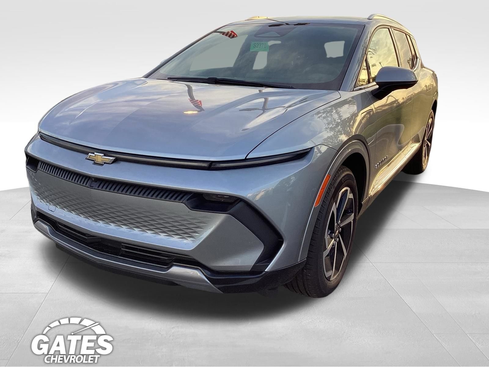 2025 Chevrolet Equinox EV 1LT - Photo 2
