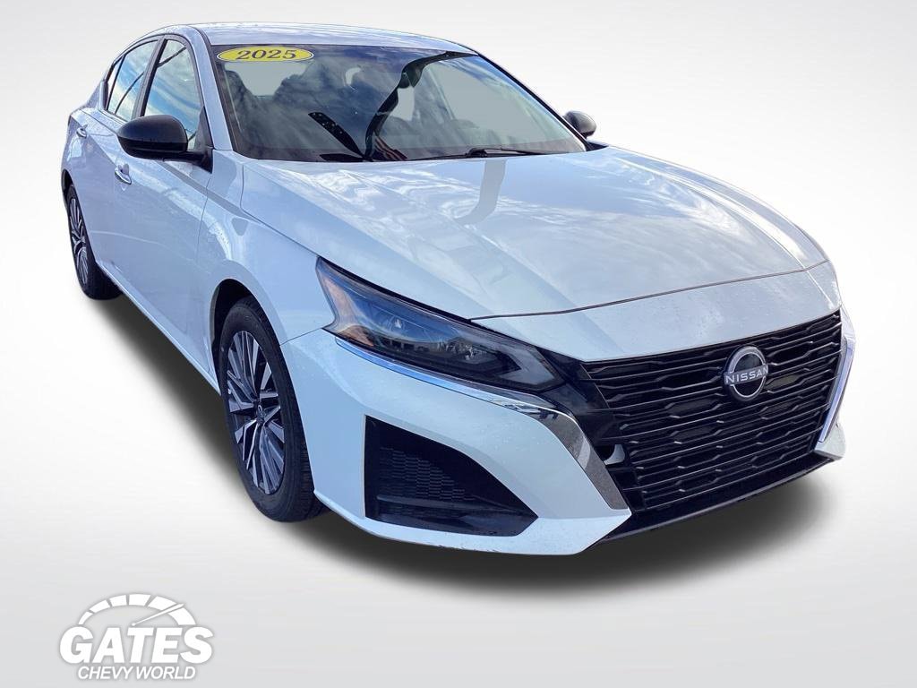 Used 2025 Nissan Altima SV Sedan