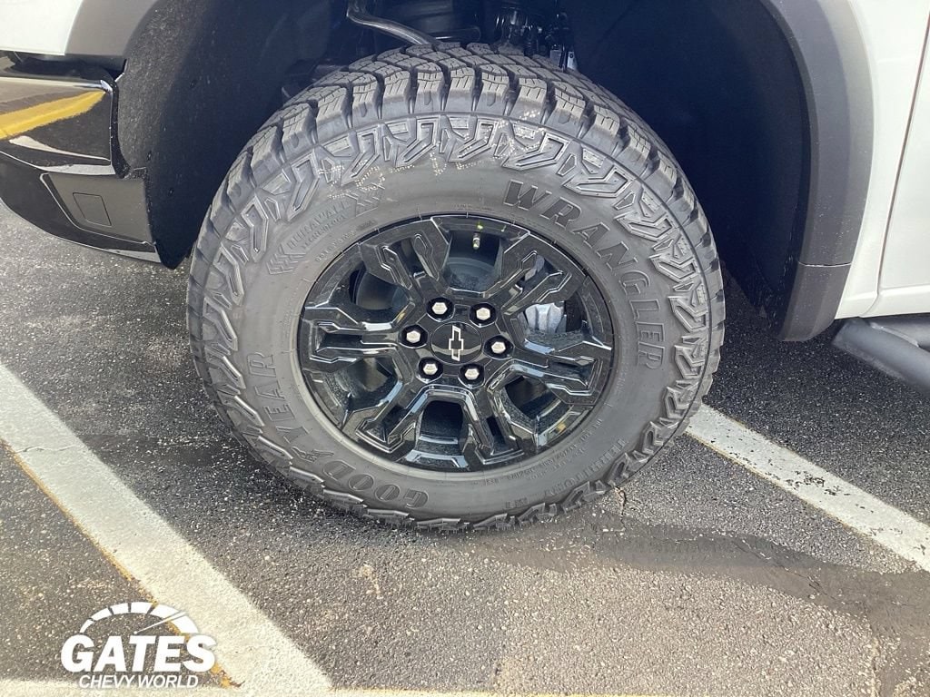 2026 Chevrolet Silverado 1500 ZR2 - Photo 17