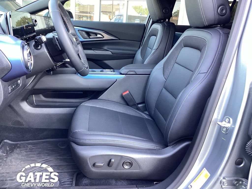 2025 Chevrolet Equinox EV 1LT - Photo 5