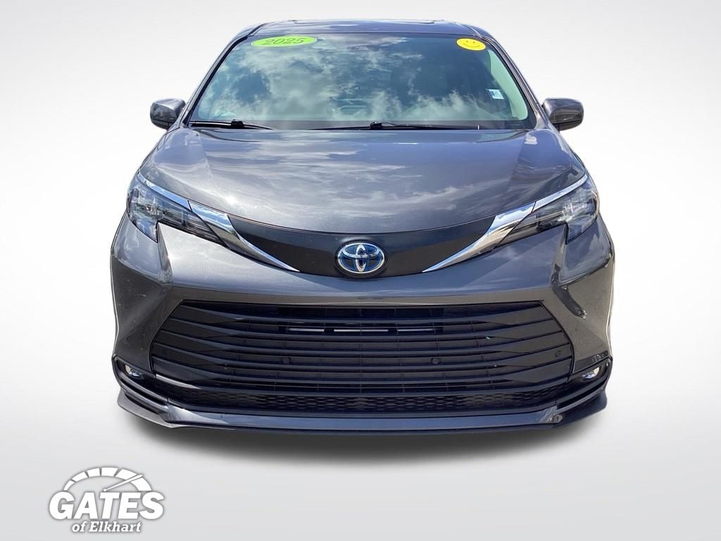 Used 2025 Toyota Sienna XLE 8 Passenger Minivan/Van