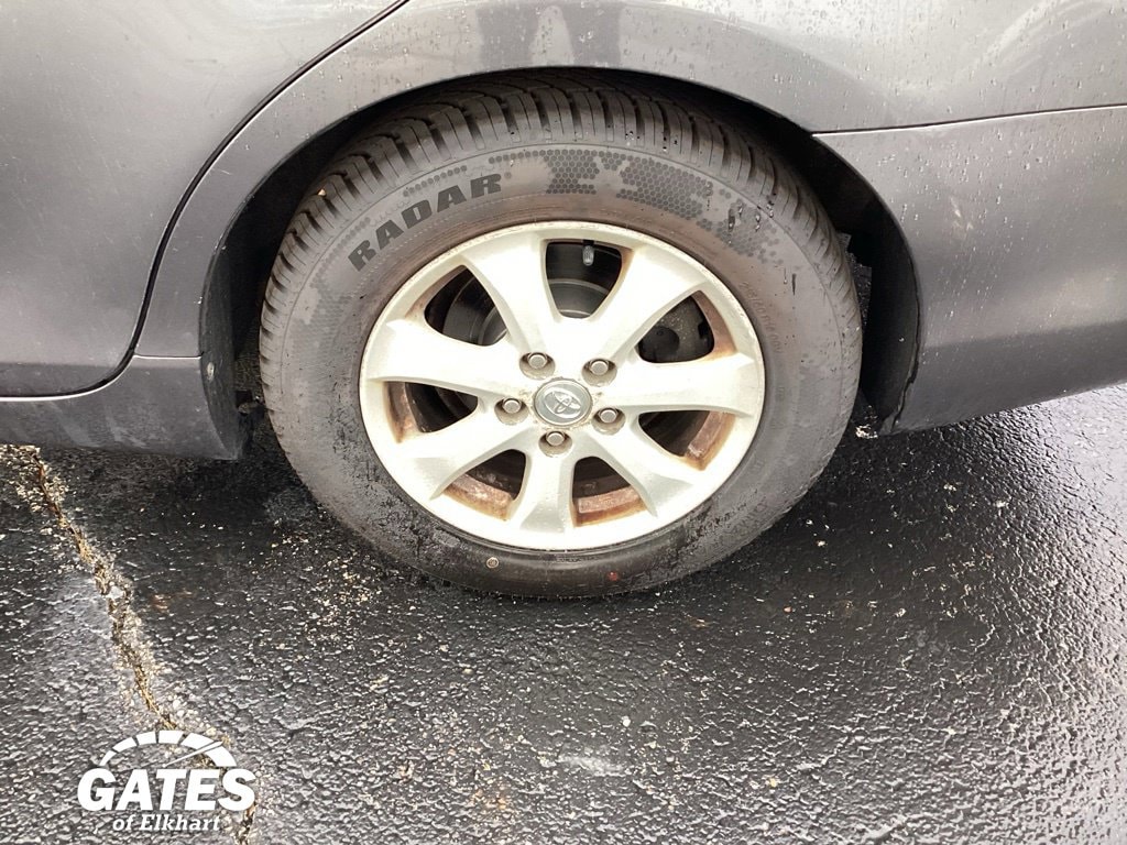 2011 Toyota Camry LE - Photo 8