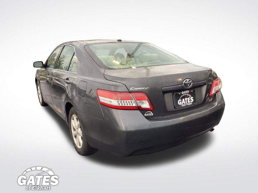 2011 Toyota Camry LE - Photo 6