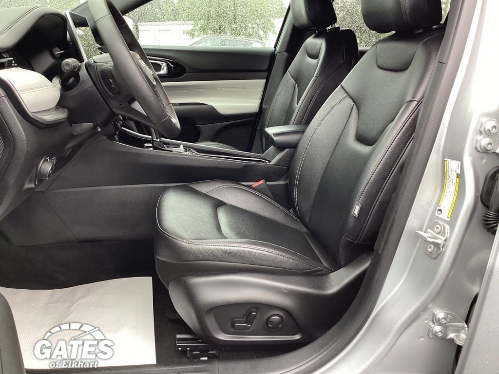 2025 Jeep Compass Limited - Photo 16