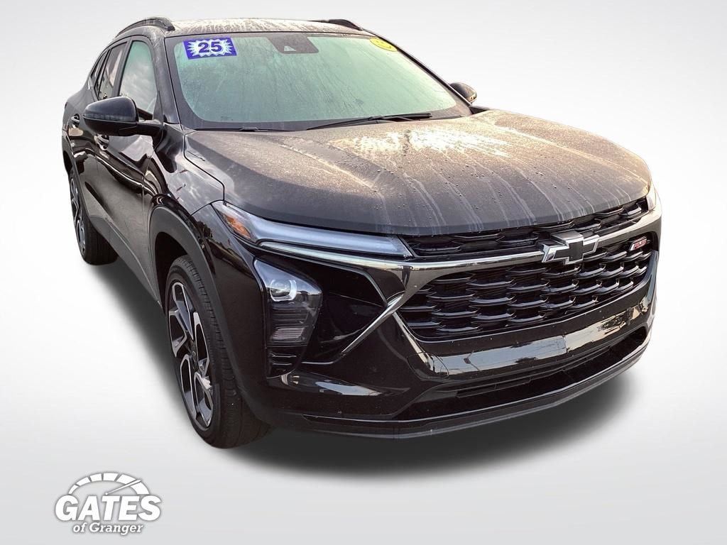 Used 2025 Chevrolet Trax 2RS SUV