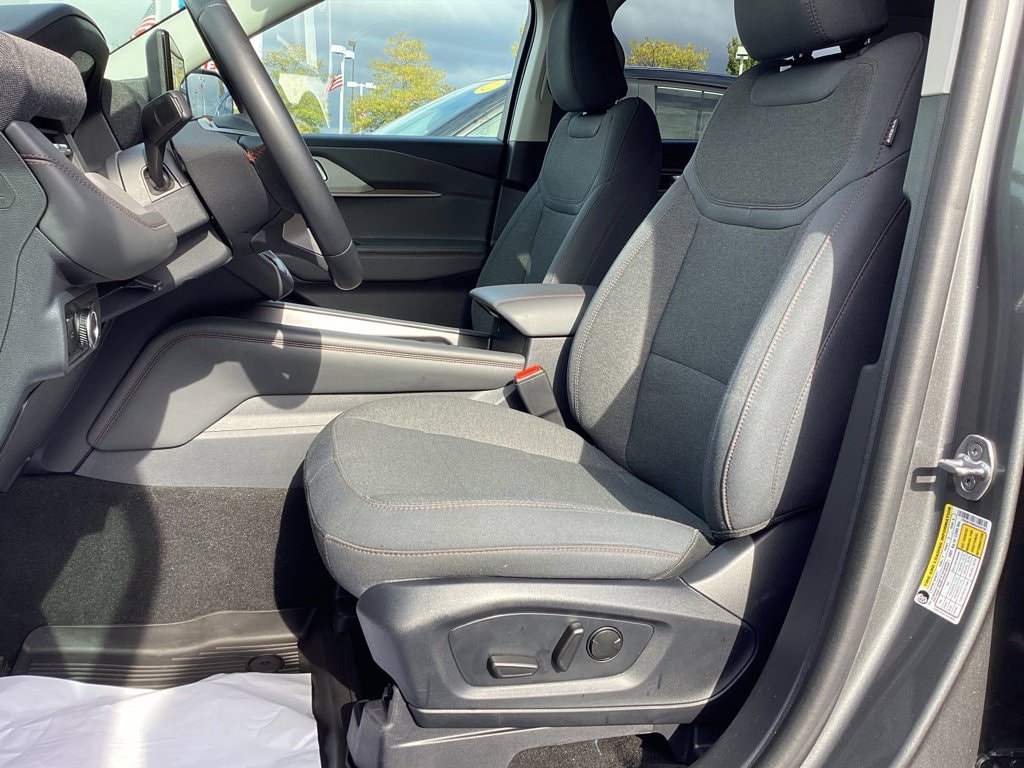 2025 Ford Explorer Active - Photo 12