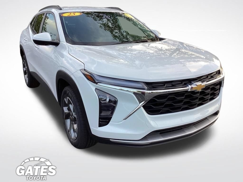 Used 2025 Chevrolet Trax LT Sport Utility