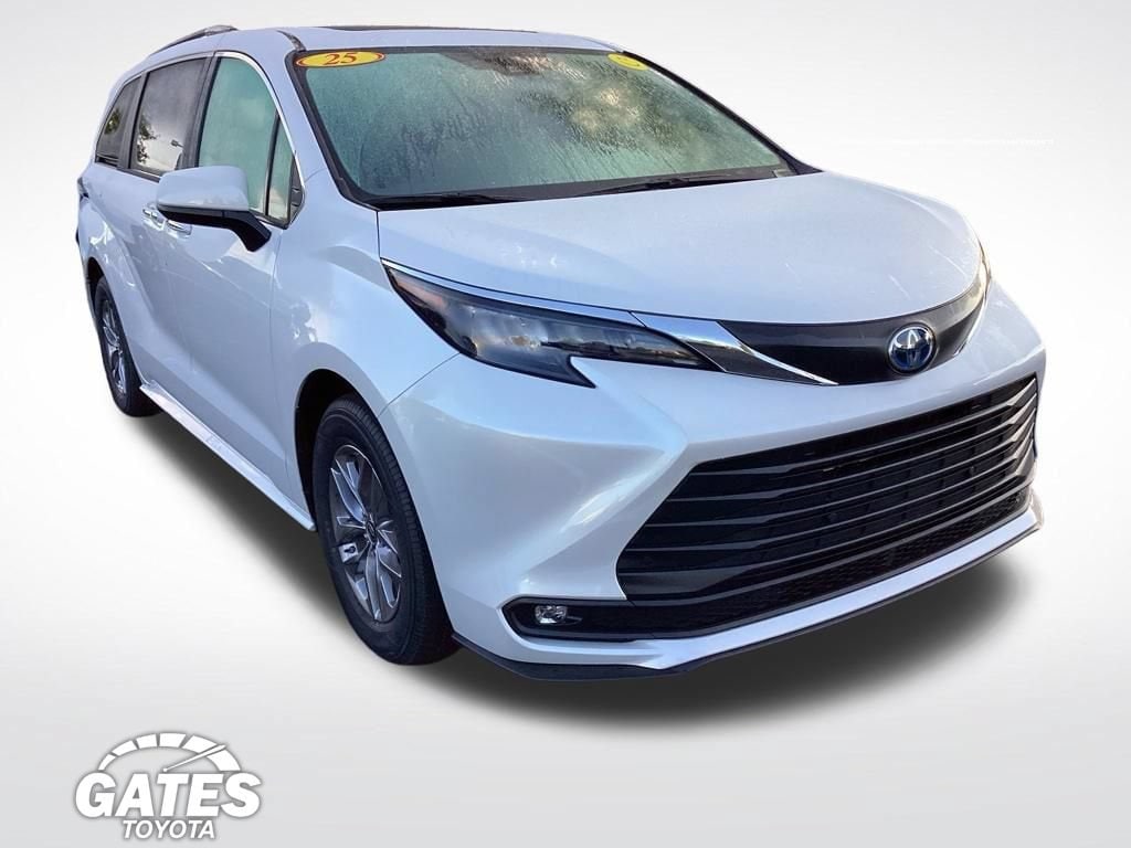 Used 2025 Toyota Sienna XLE Passenger Van
