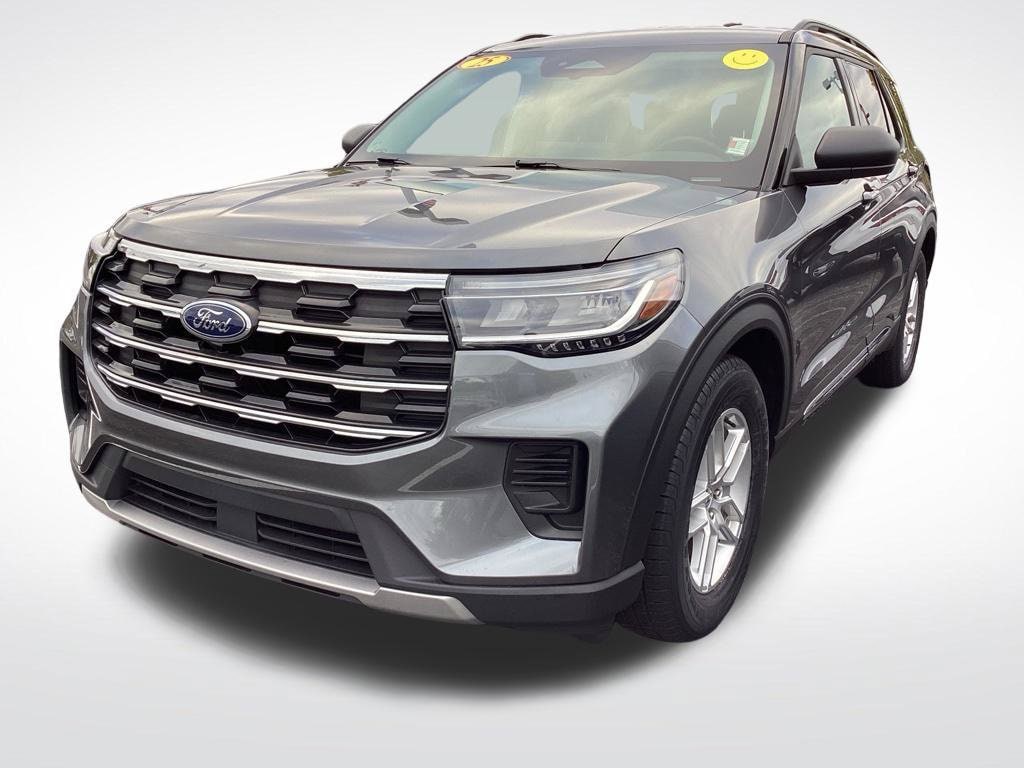 2025 Ford Explorer Active - Photo 3