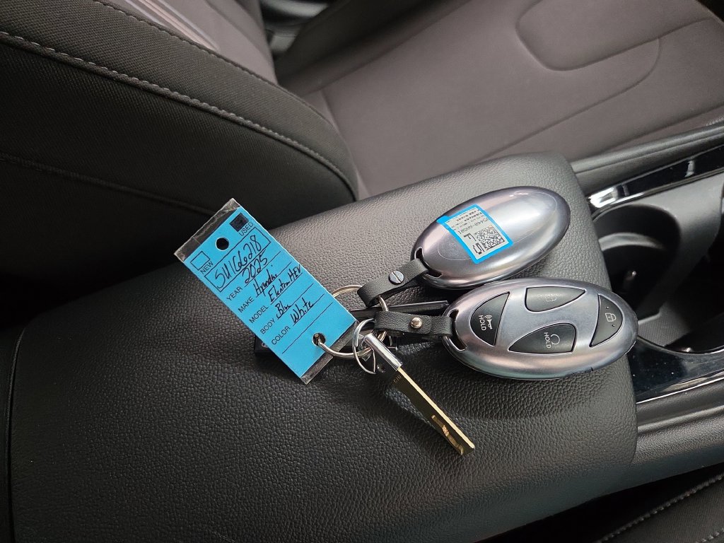2025 Hyundai Elantra Blue - Photo 13