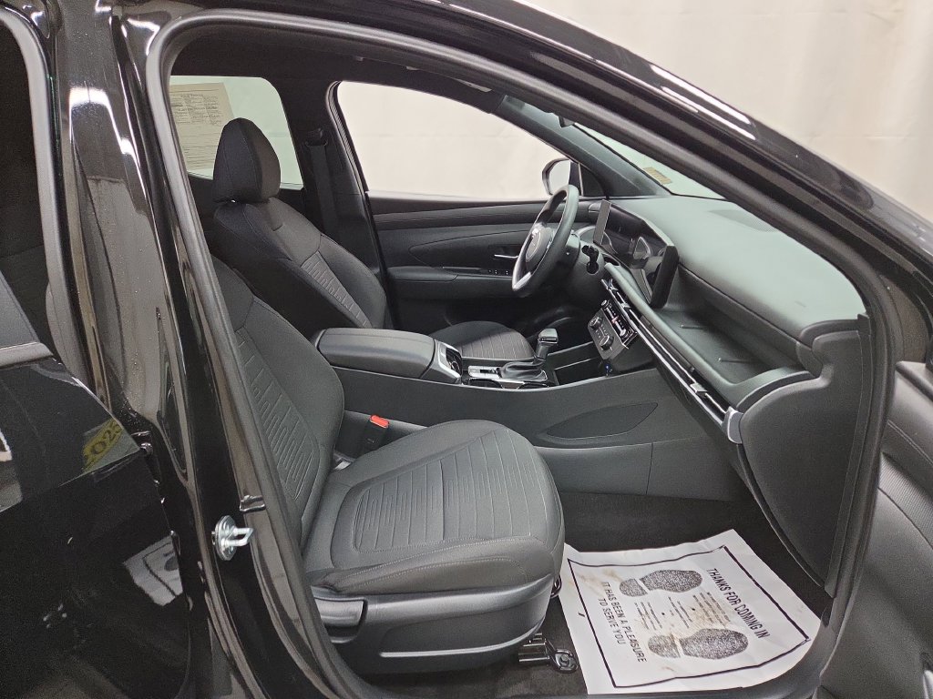 2025 Hyundai Santa Cruz SE - Photo 11