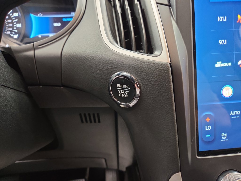 2023 Ford Edge SEL - Photo 15