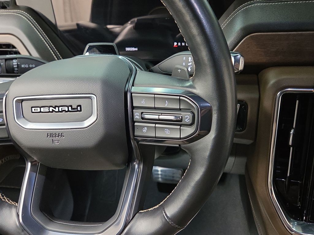 2025 GMC Yukon Denali Ultimate - Photo 20