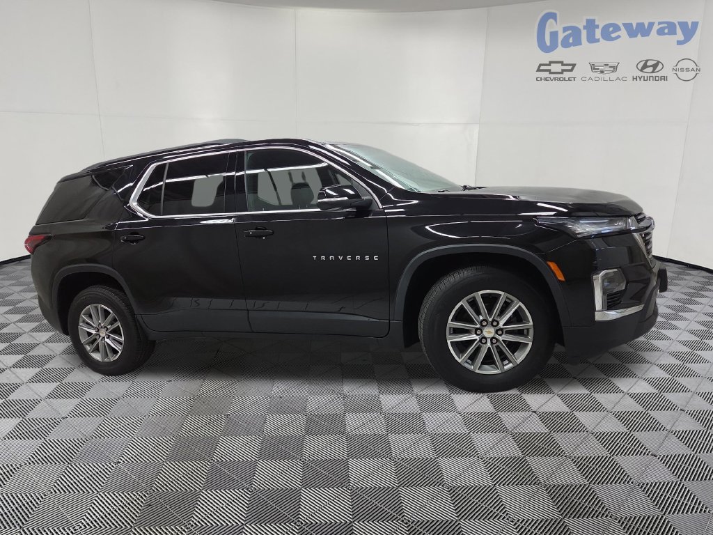 Used 2023 Chevrolet Traverse LT SUV