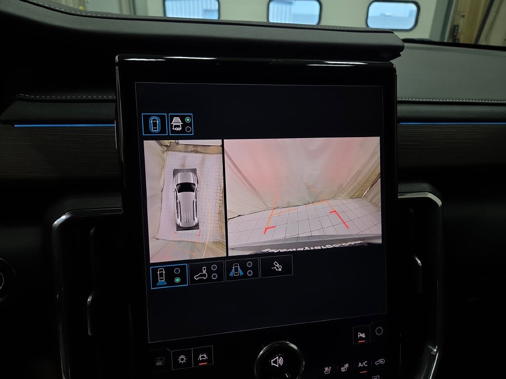 2024 GMC Acadia Denali - Photo 25