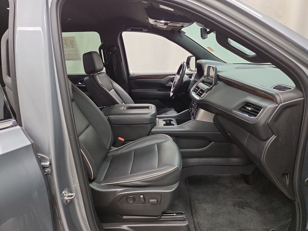 2024 Chevrolet Suburban Premier - Photo 12