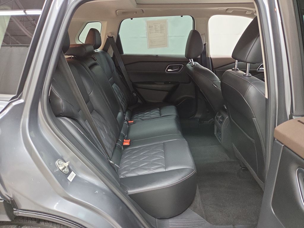 2022 Nissan Rogue Platinum - Photo 11