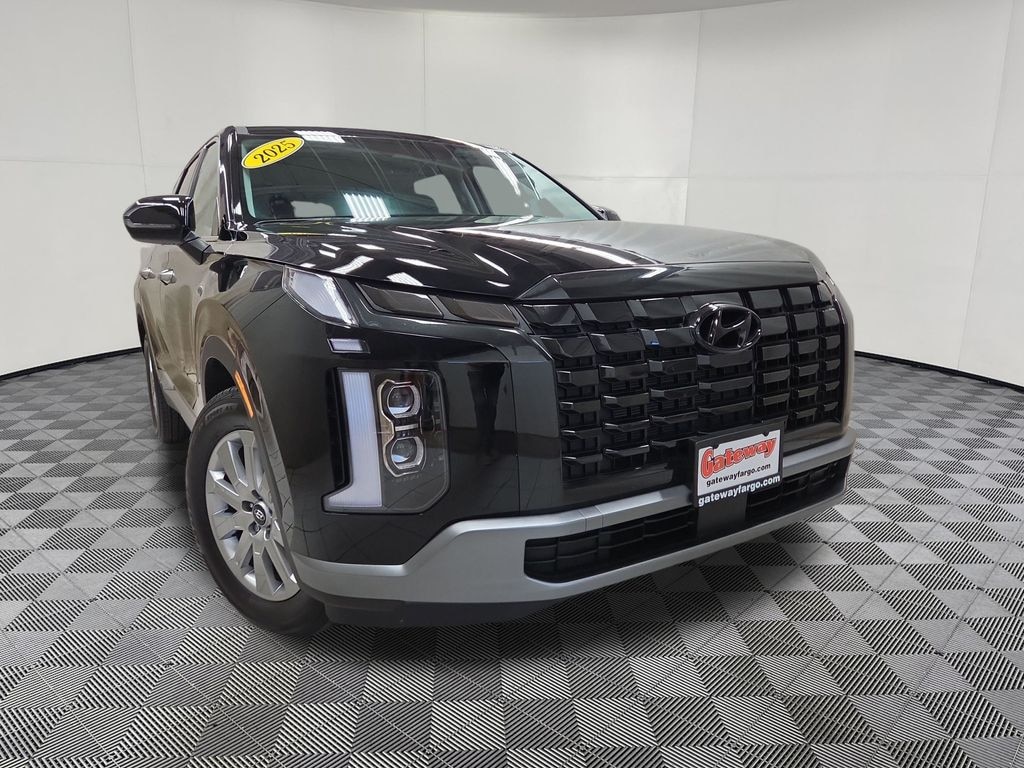 Used 2025 Hyundai Palisade SE SUV