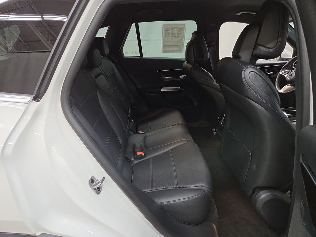 2025 Mercedes-Benz GLC Base - Photo 9