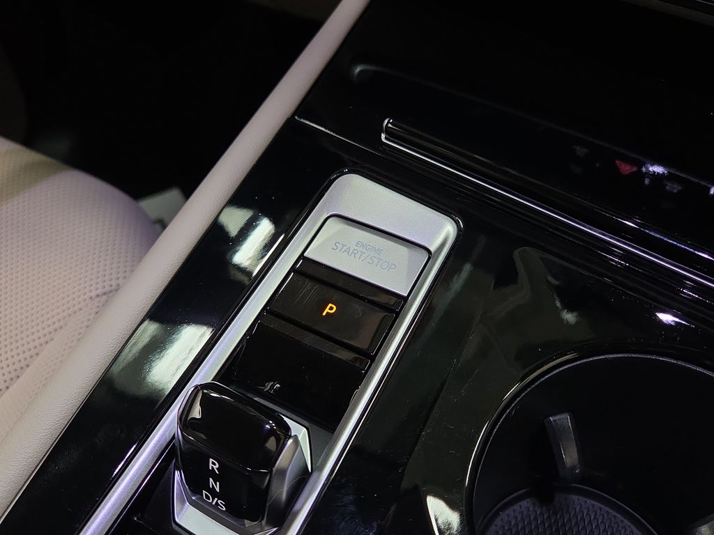 2024 Volkswagen Atlas SE w/Tech - Photo 15