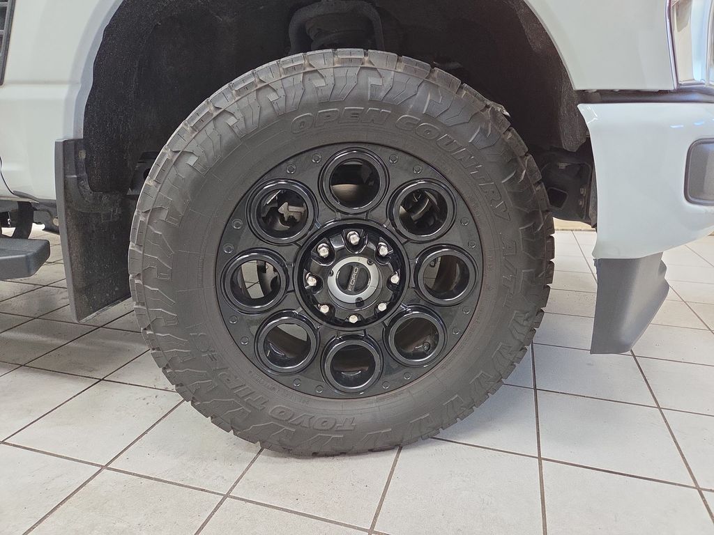 2025 Ford F-350 Super Duty XLT - Photo 9