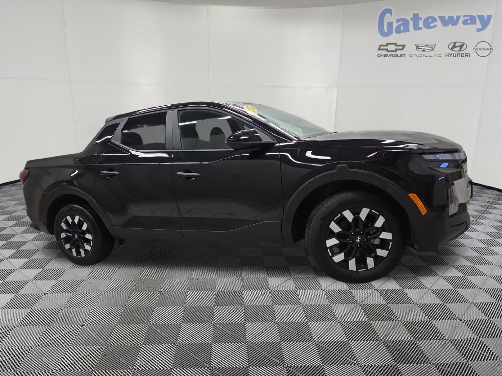 2025 Hyundai Santa Cruz SE - Photo 1