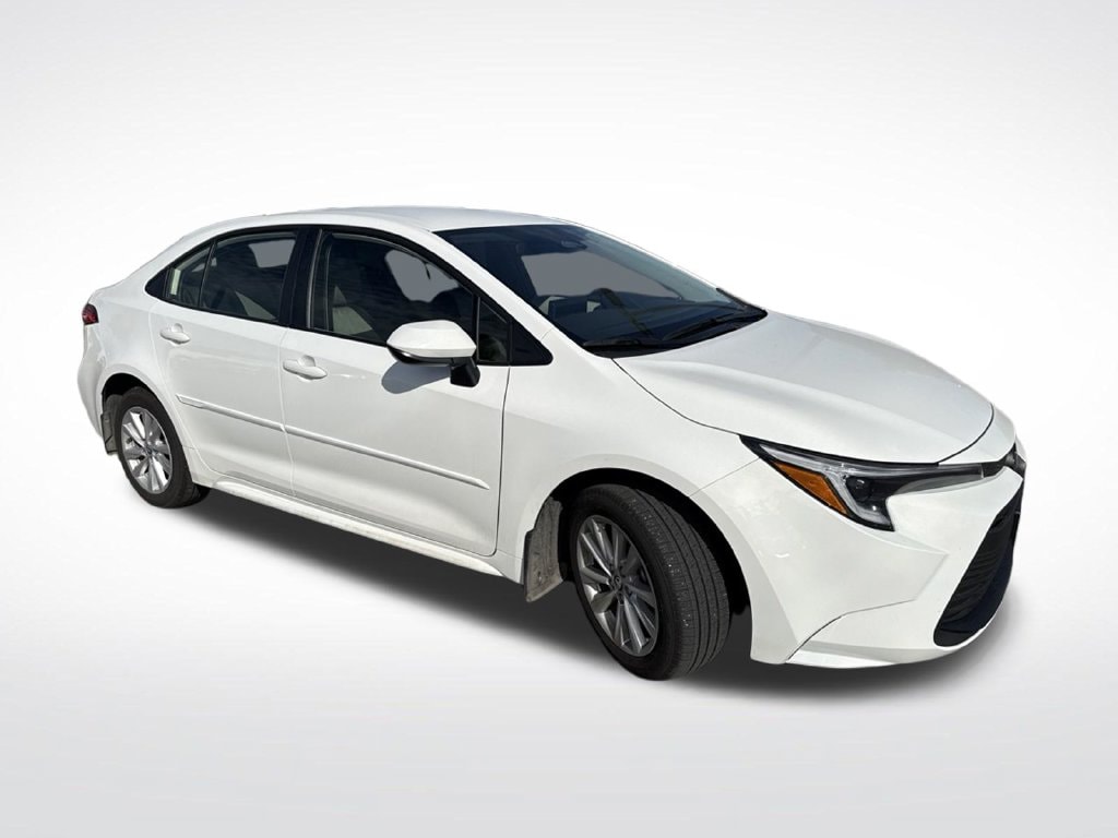 2025 Toyota Corolla LE - Photo 6