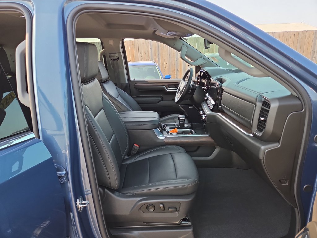 2024 GMC Sierra 1500 SLT - Photo 11