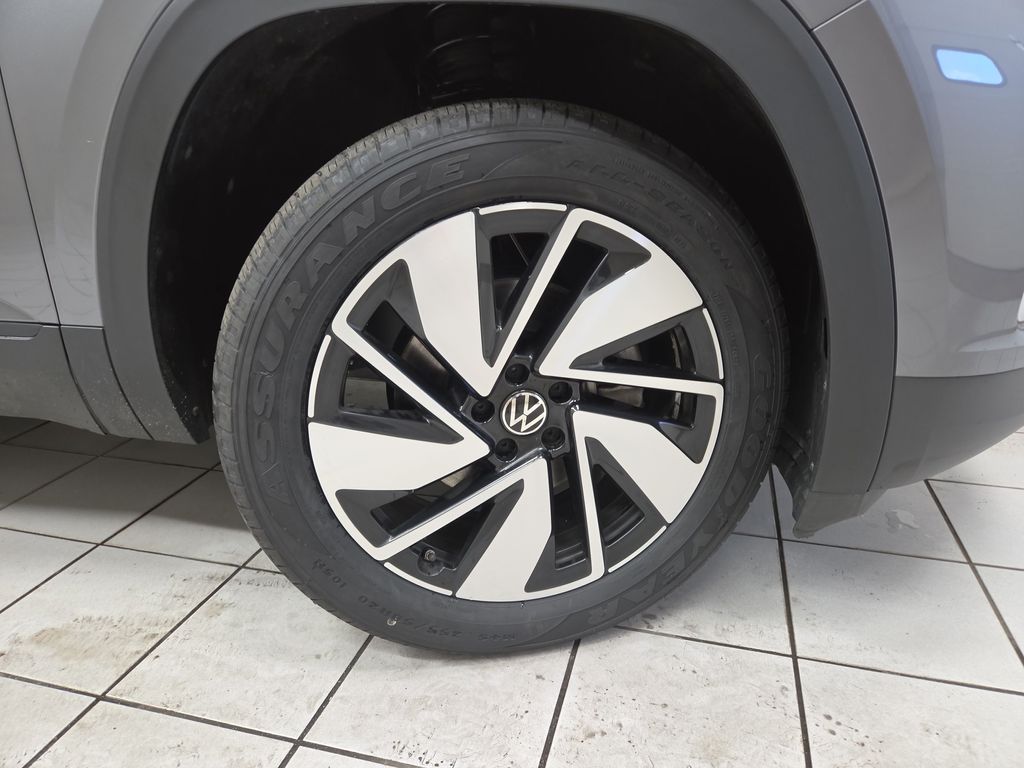 2024 Volkswagen Atlas SE w/Tech - Photo 7