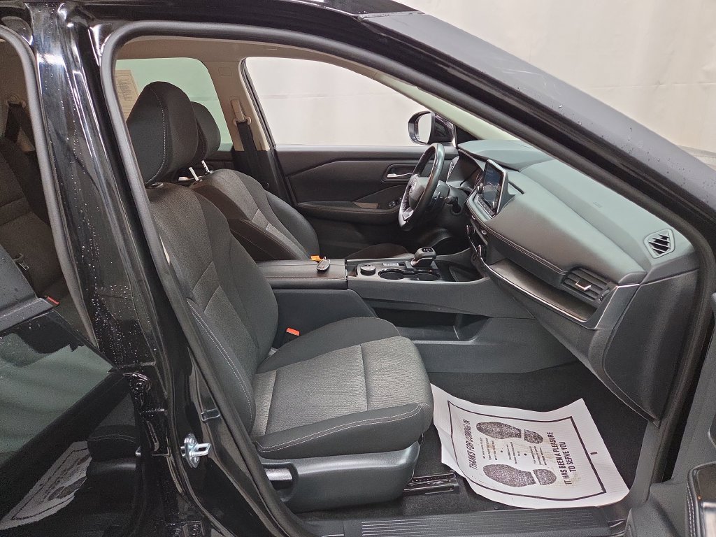 2025 Nissan Rogue SV - Photo 12