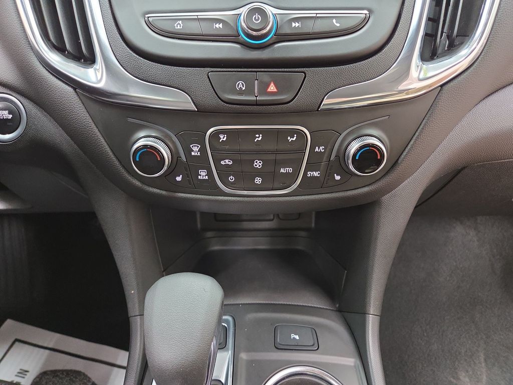 2024 Chevrolet Equinox LT - Photo 16