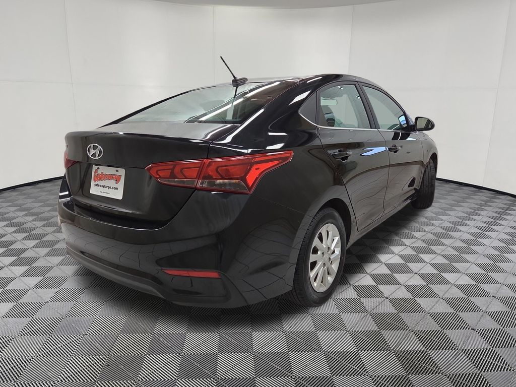 2022 Hyundai Accent SEL - Photo 4