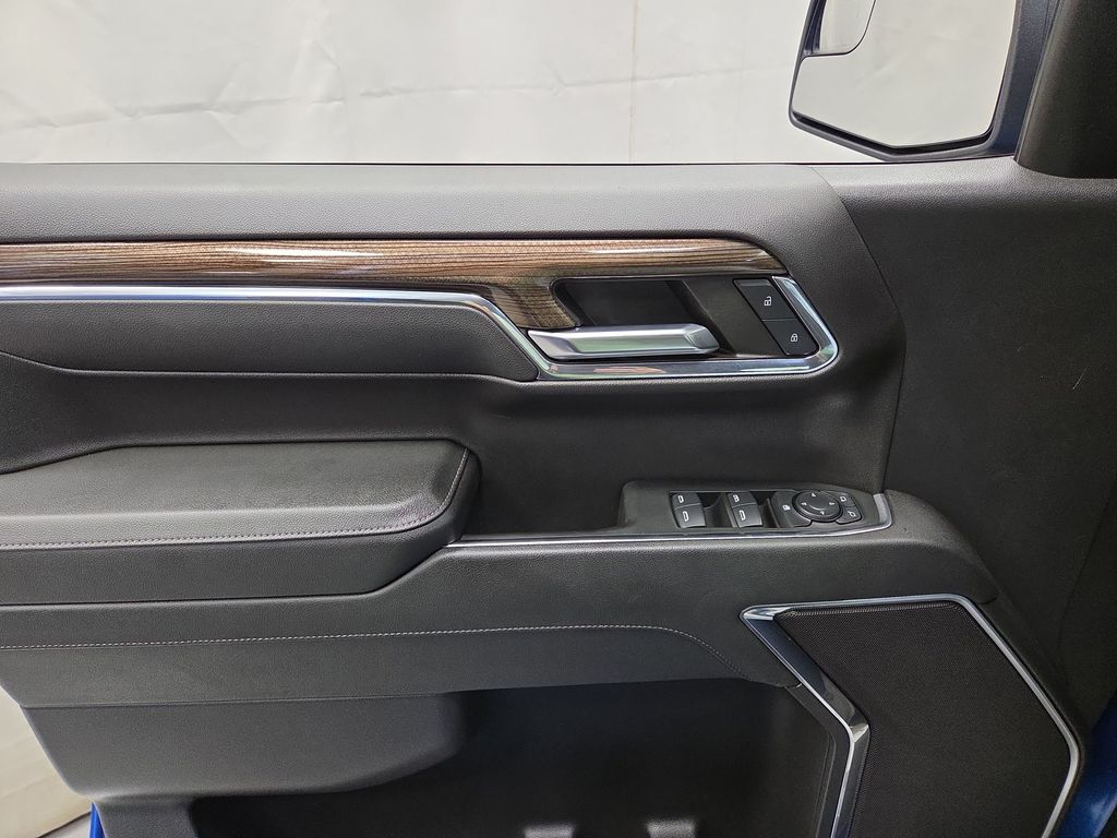 2023 Chevrolet Silverado 1500 LT - Photo 18