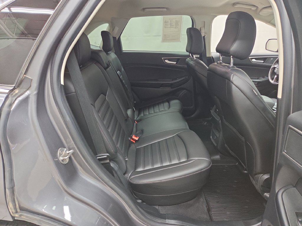 2022 Ford Edge SEL - Photo 11
