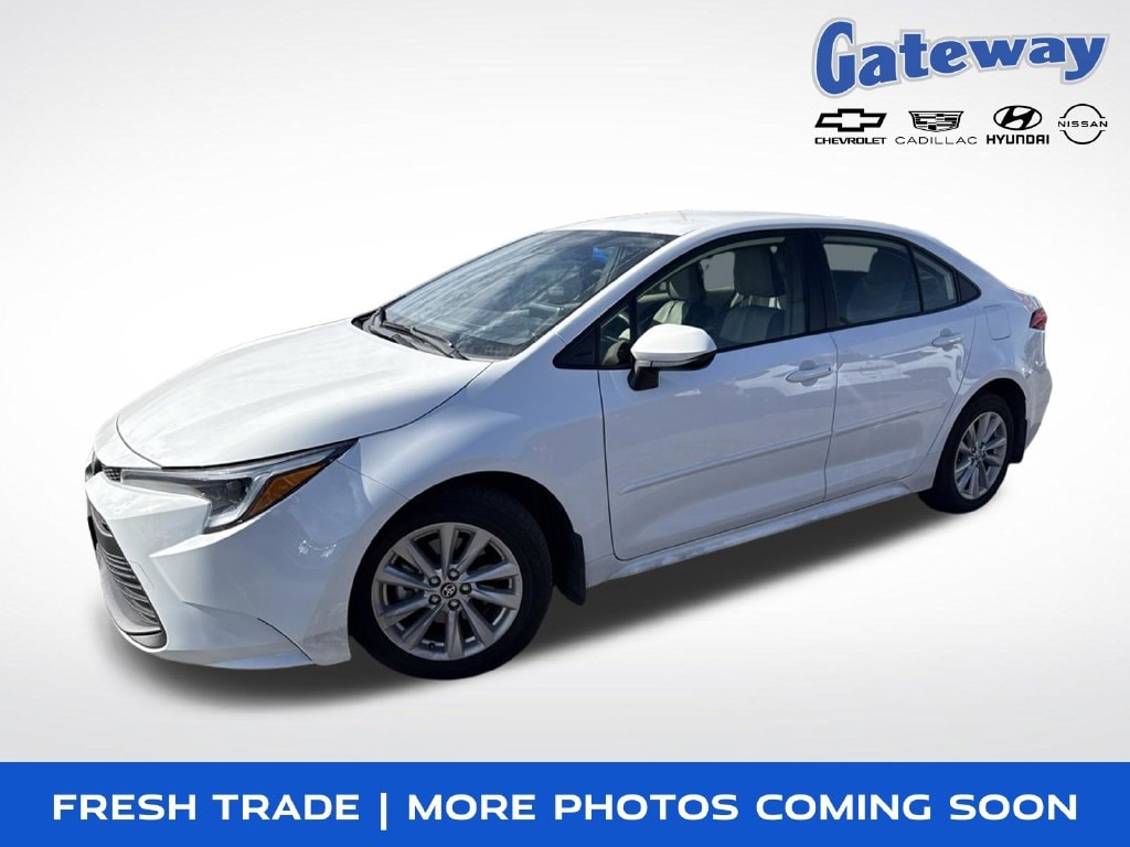 2025 Toyota Corolla LE - Photo 1